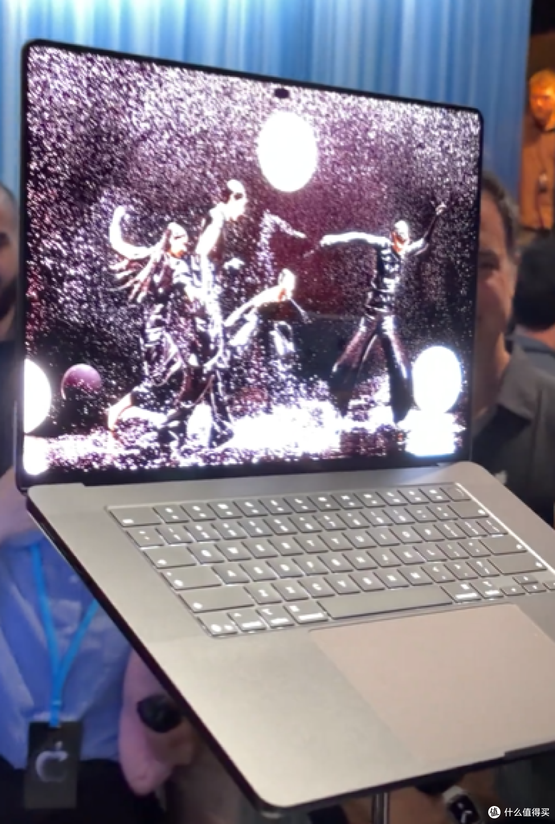 触控MacBook Pro真机长这样