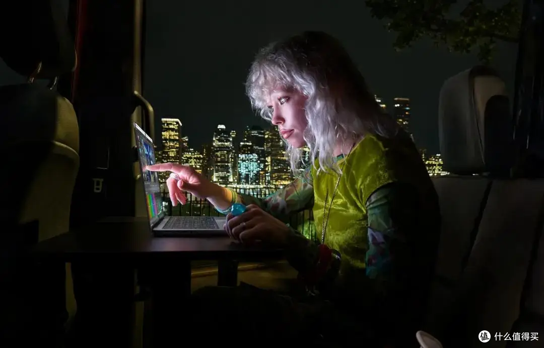 触控MacBook Pro真机长这样