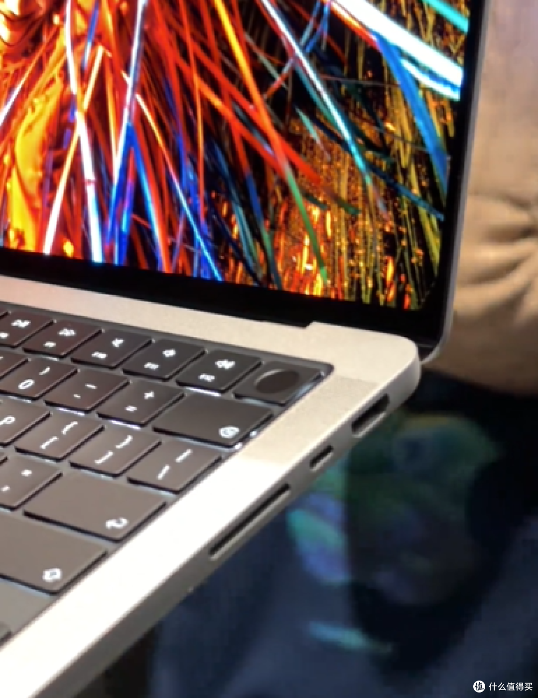 触控MacBook Pro真机长这样
