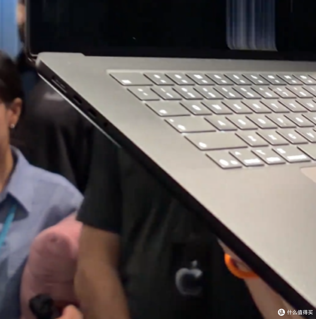 触控MacBook Pro真机长这样