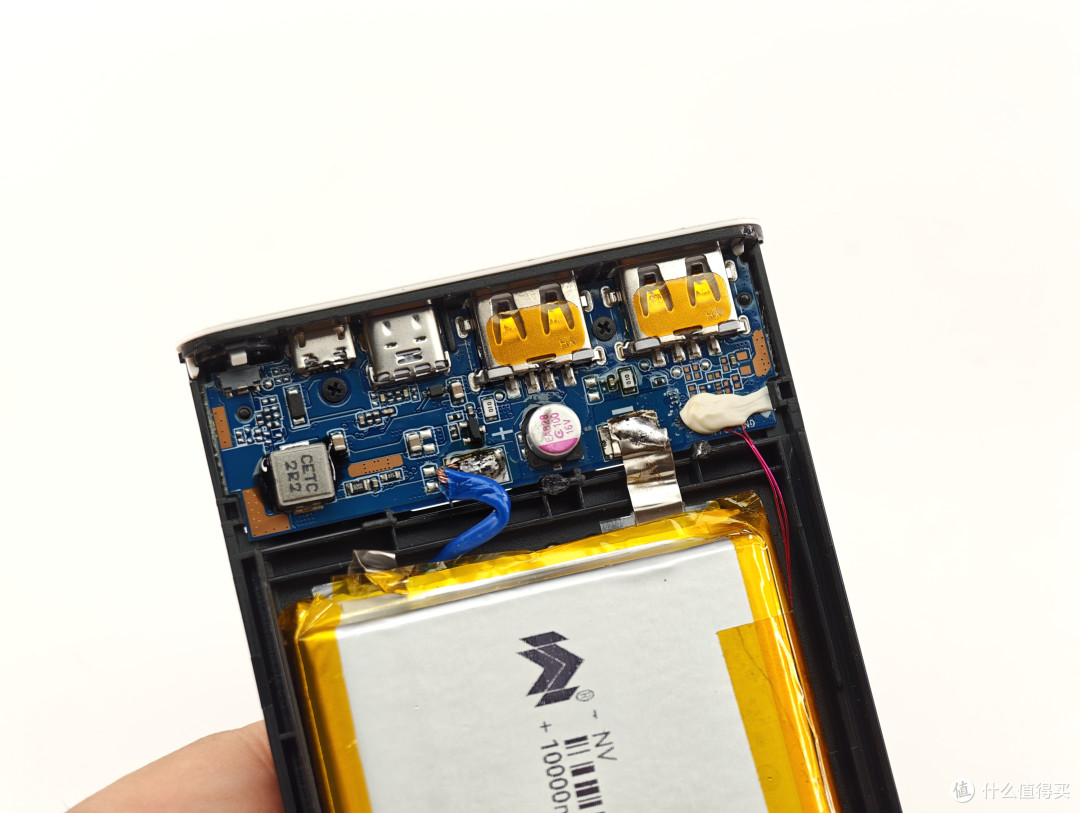 旧充电宝不要扔：魔改“半固态”电芯，安全焕发第二春