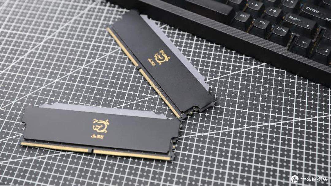 恢弘宫殿国风设计！云彣「煌」系列DDR5 6400 C32评测