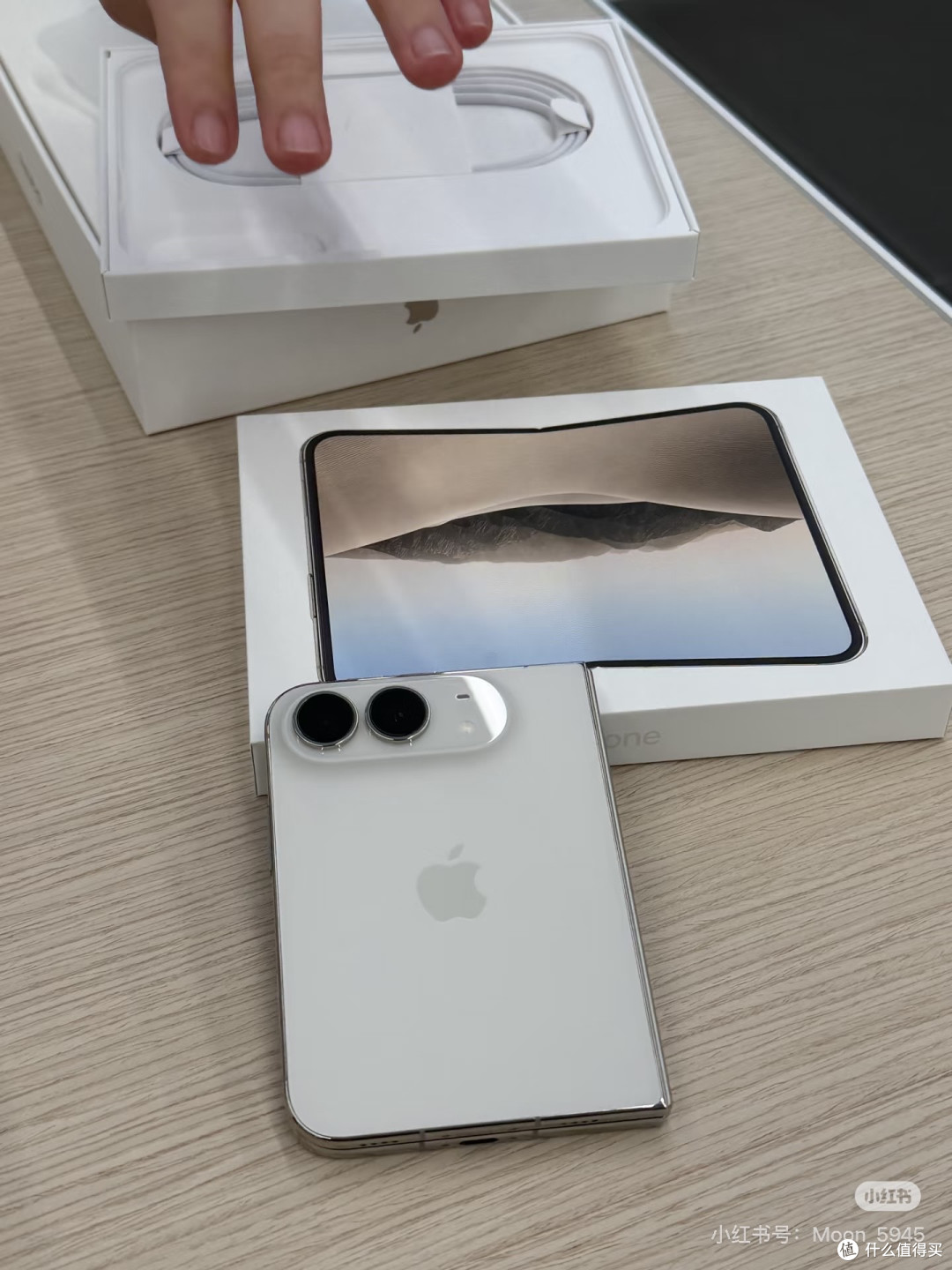 苹果首款折叠iPhone Duo首发实测｜颜值质感双在线