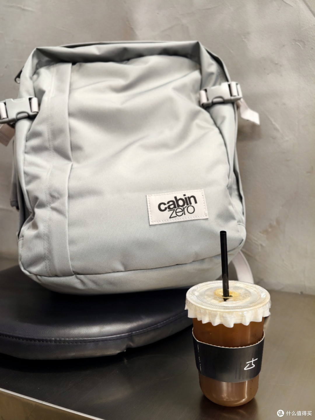 从地铁到咖啡馆:CABINZERO TECH 背包多场景实测,优缺点都聊透