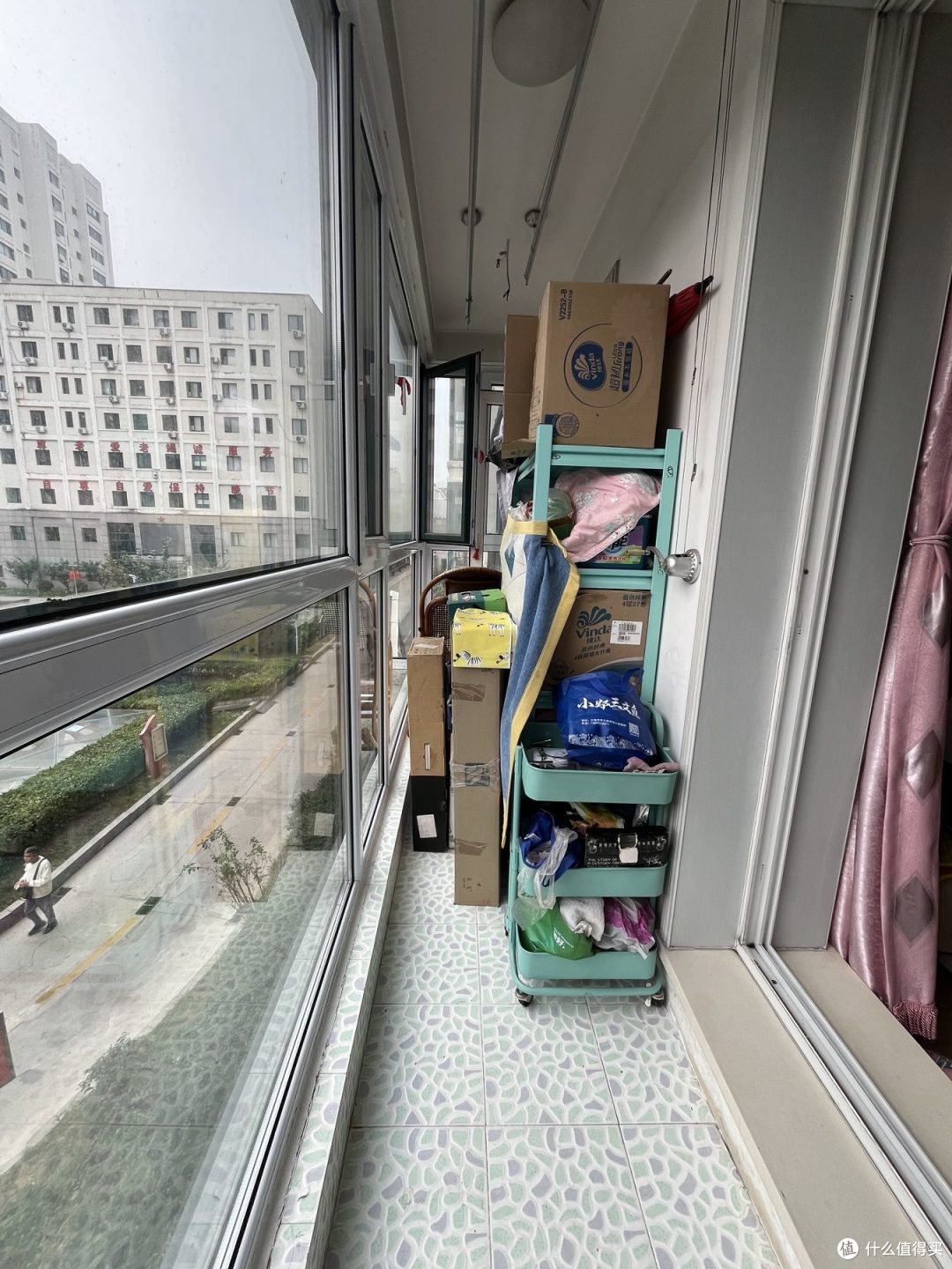 自家玻璃跪着擦,给妈家反倒不伸手,算双标吗?