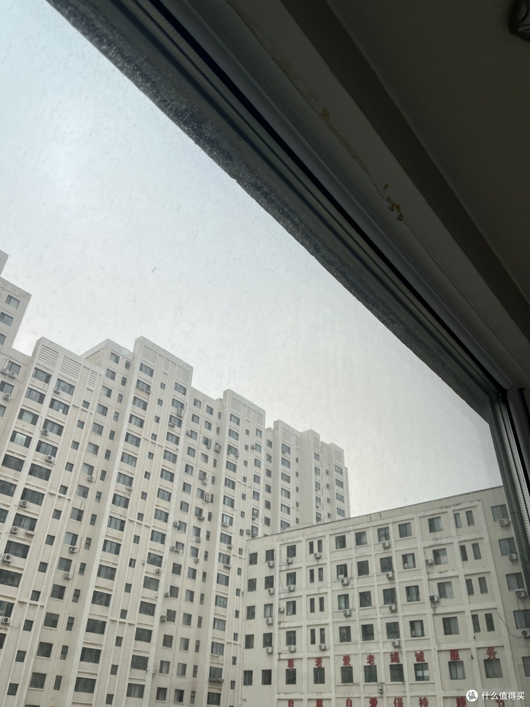 自家玻璃跪着擦,给妈家反倒不伸手,算双标吗?