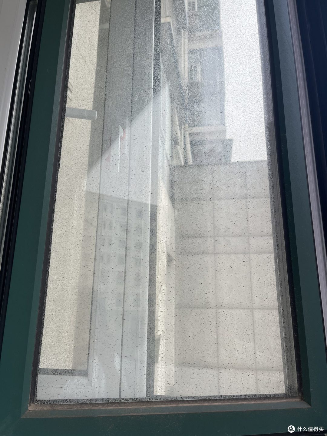 自家玻璃跪着擦,给妈家反倒不伸手,算双标吗?