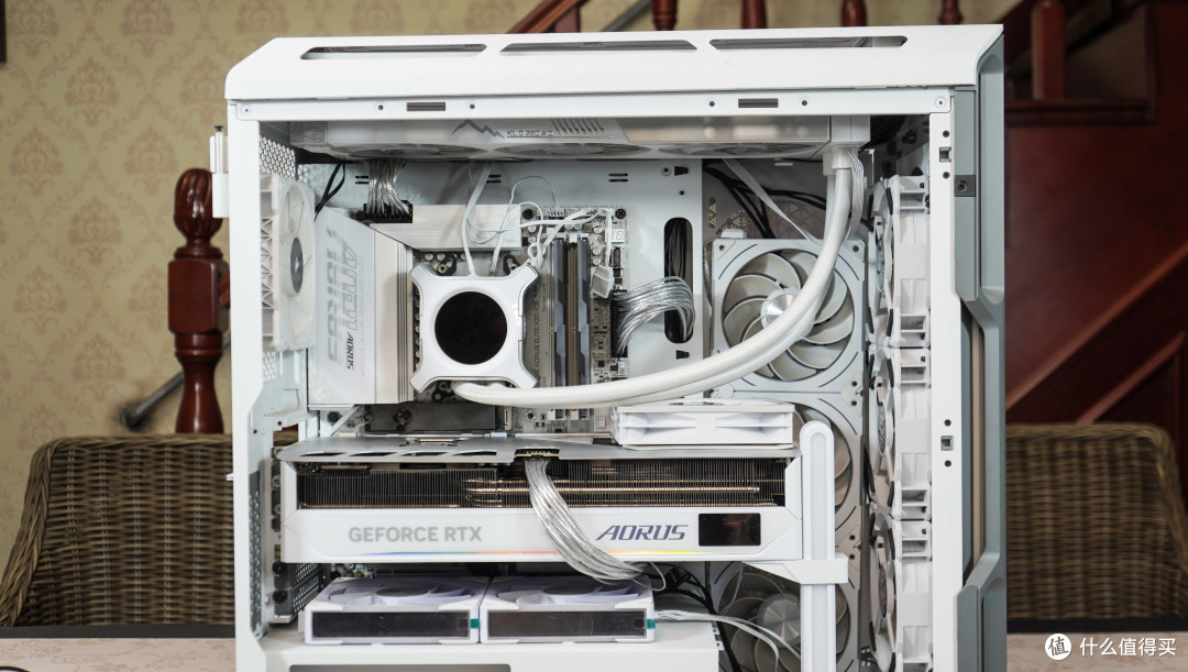 技嘉AORUS RTX5080超级雕AMD锐龙 9 9900X3D平台装机实测
