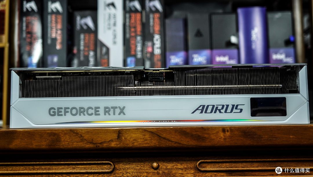 技嘉AORUS RTX5080超级雕AMD锐龙 9 9900X3D平台装机实测