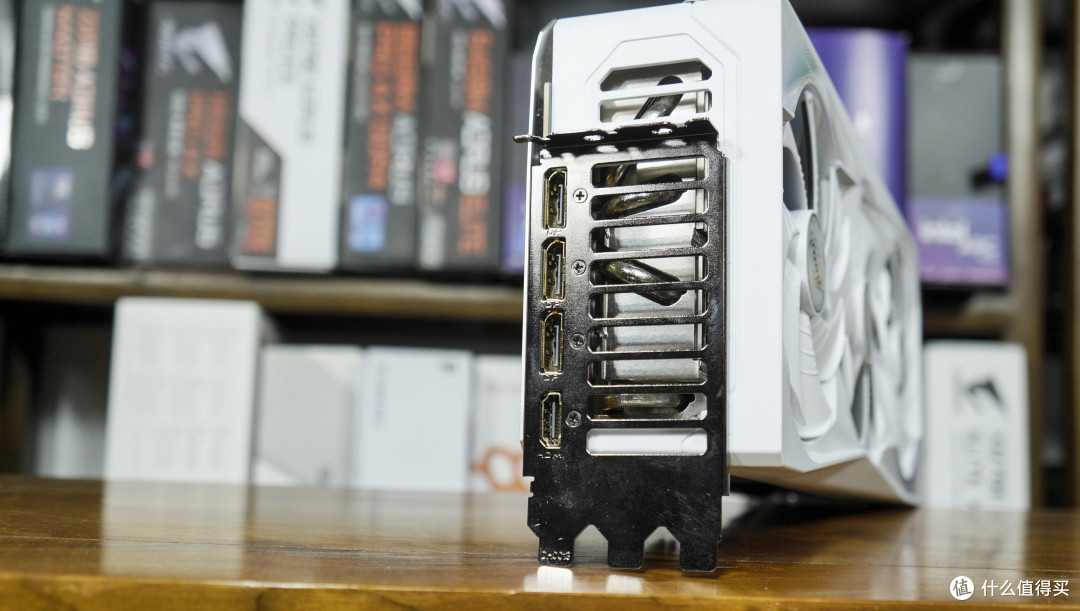技嘉AORUS RTX5080超级雕AMD锐龙 9 9900X3D平台装机实测