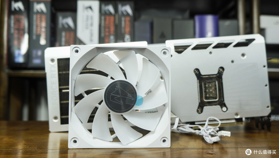 技嘉AORUS RTX5080超级雕AMD锐龙 9 9900X3D平台装机实测