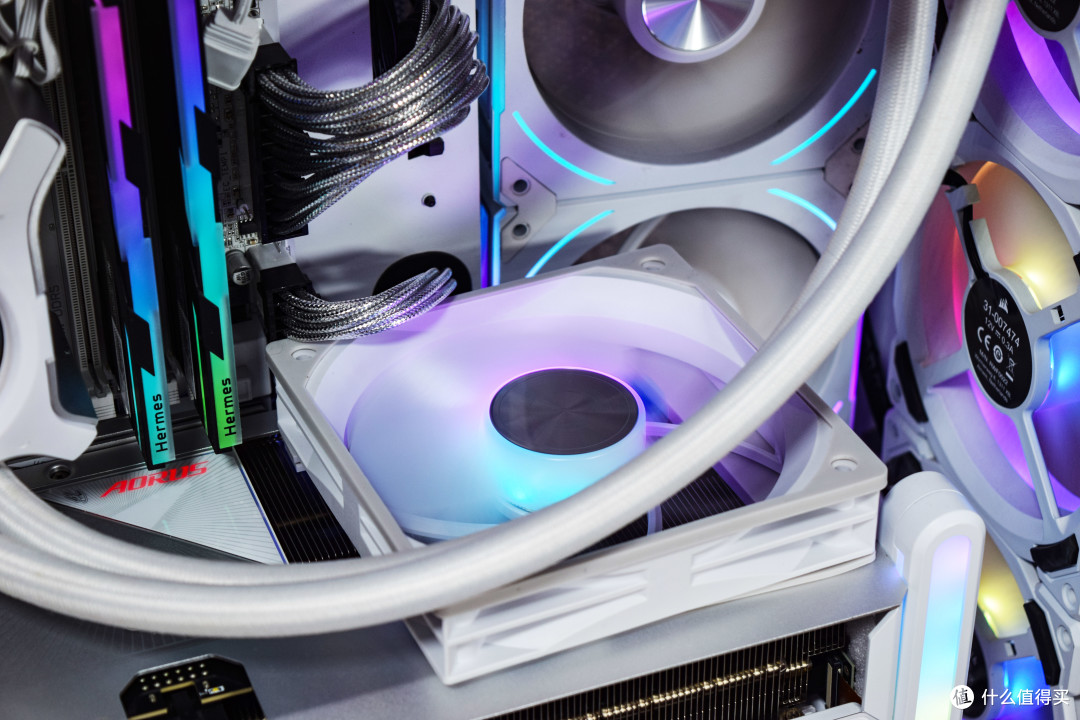 技嘉AORUS RTX5080超级雕AMD锐龙 9 9900X3D平台装机实测
