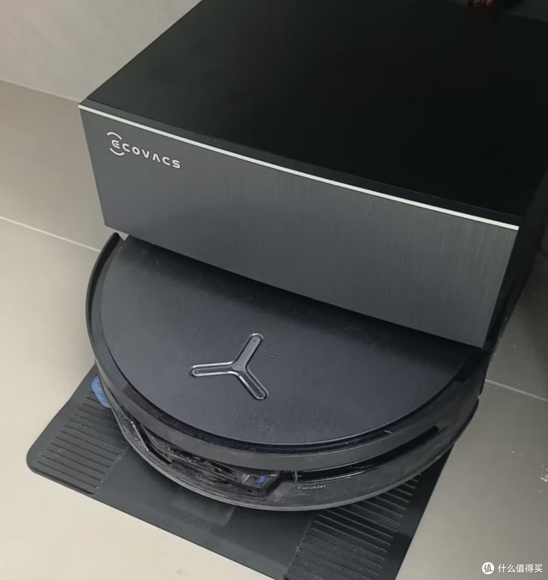 75℃热水拖地有多绝?科沃斯X12S PRO滚筒活水实测:一遍过不黏脚