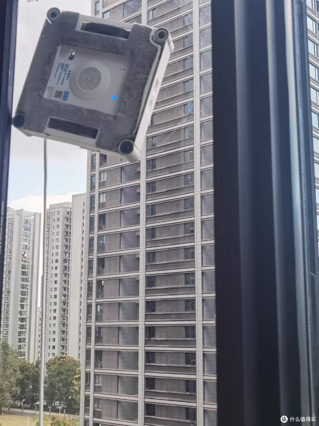 高层擦窗这件烦心事,被它治好了
