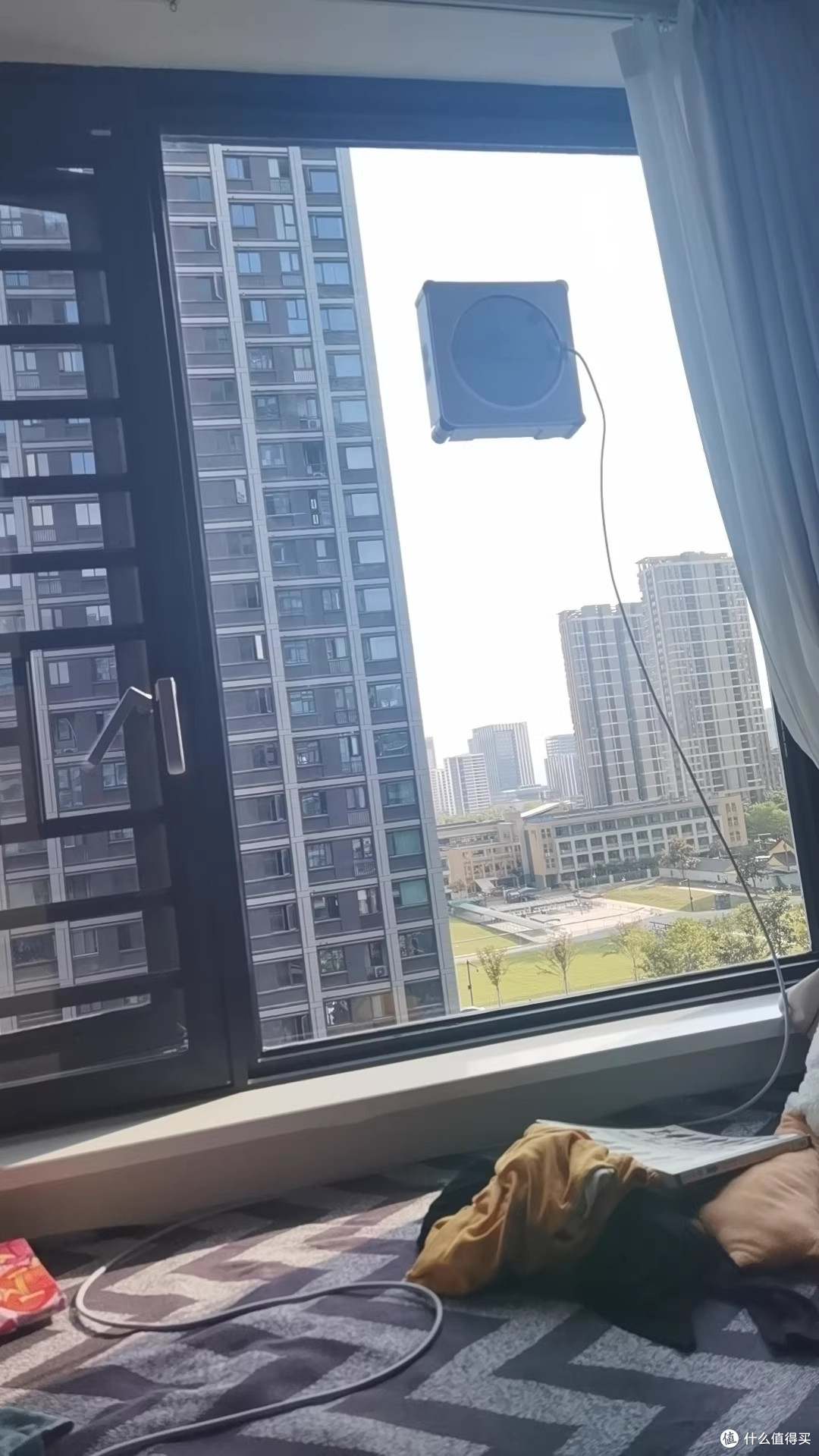 高层擦窗这件烦心事,被它治好了