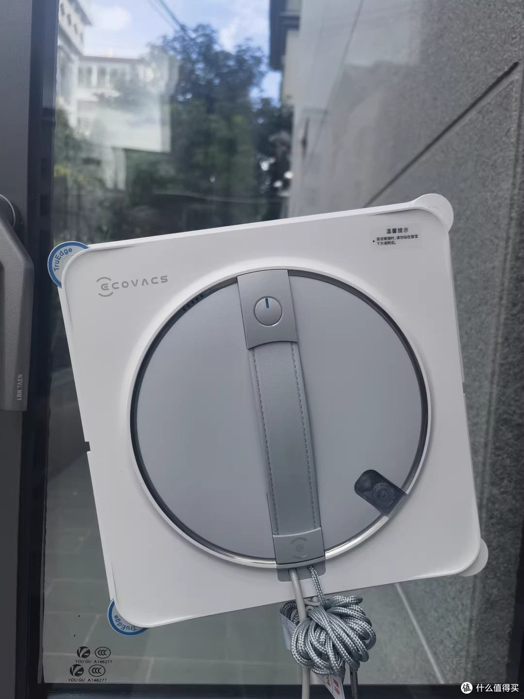 告别擦窗焦虑,这机器太省心