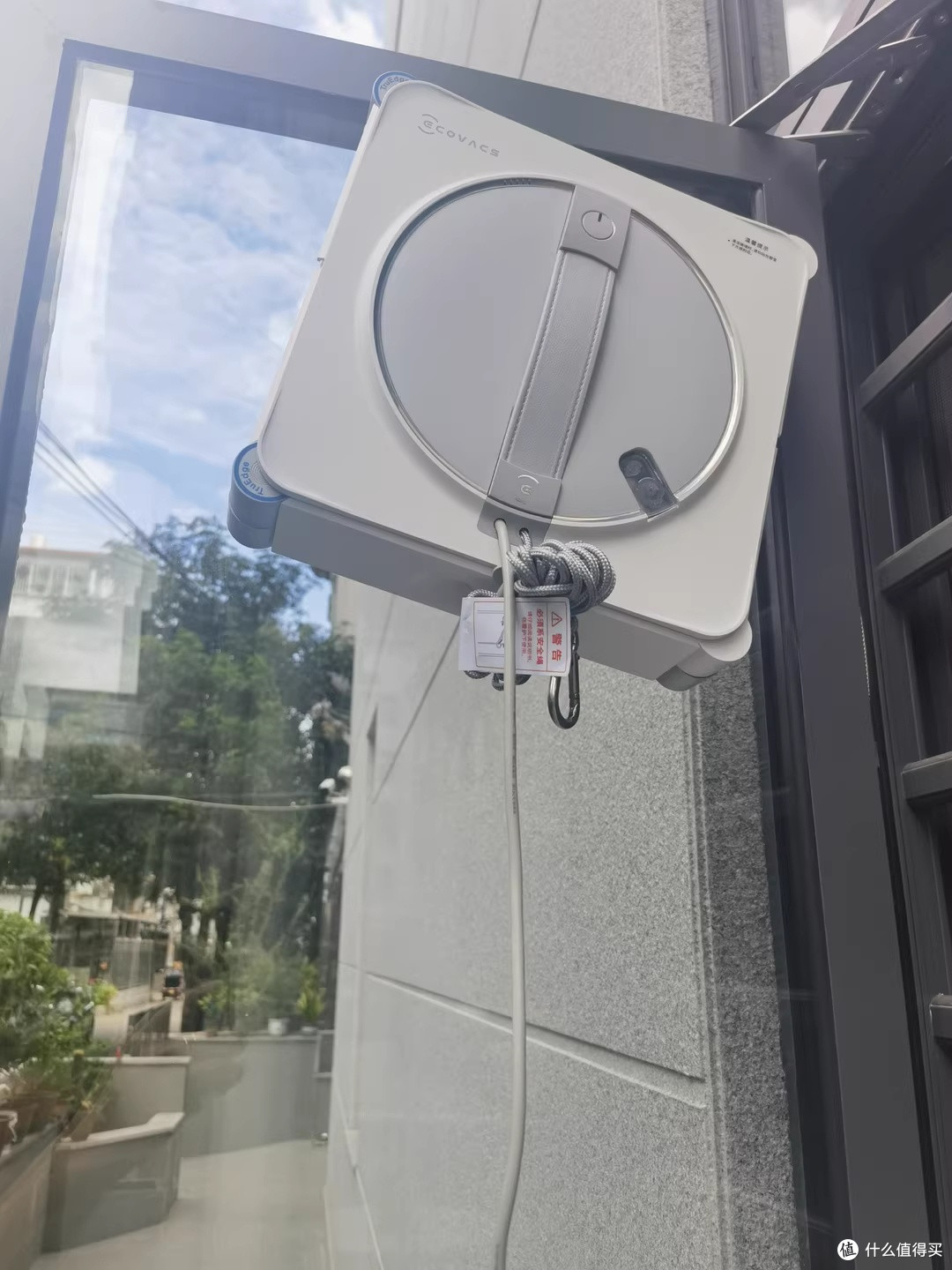 告别擦窗焦虑,这机器太省心