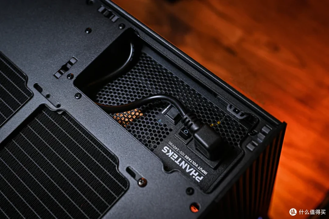 装一台黑金MATX——七彩虹 B850M 超级黑刃+追风者 XTV3 装机展示