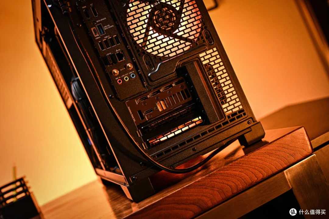 装一台黑金MATX——七彩虹 B850M 超级黑刃+追风者 XTV3 装机展示