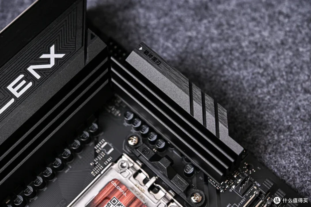 装一台黑金MATX——七彩虹 B850M 超级黑刃+追风者 XTV3 装机展示
