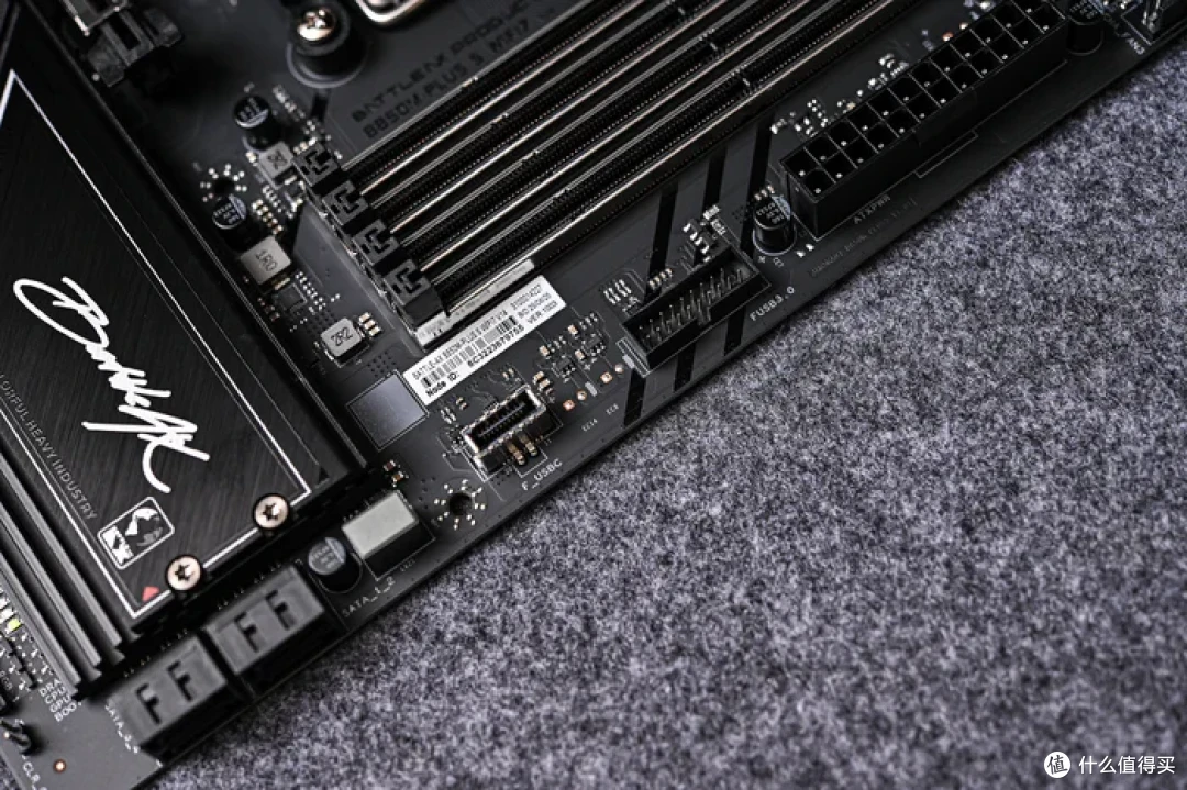 装一台黑金MATX——七彩虹 B850M 超级黑刃+追风者 XTV3 装机展示