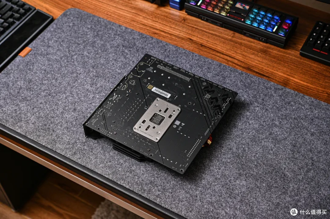 装一台黑金MATX——七彩虹 B850M 超级黑刃+追风者 XTV3 装机展示
