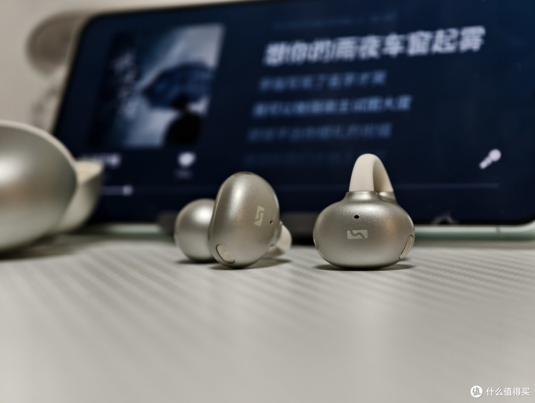 运动怕汗通话怕吵？蛇圣陨石Max全给解决了，骨声纹比预想更好用