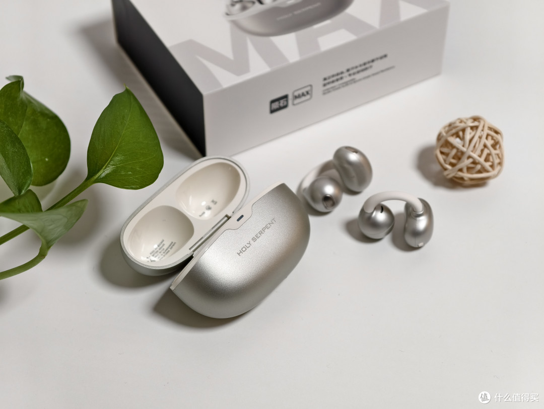 运动怕汗通话怕吵？蛇圣陨石Max全给解决了，骨声纹比预想更好用