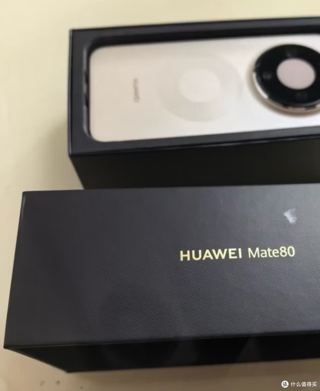 等等党算账:华为Mate80没冲首发,几百块差价+稳定体验才更香