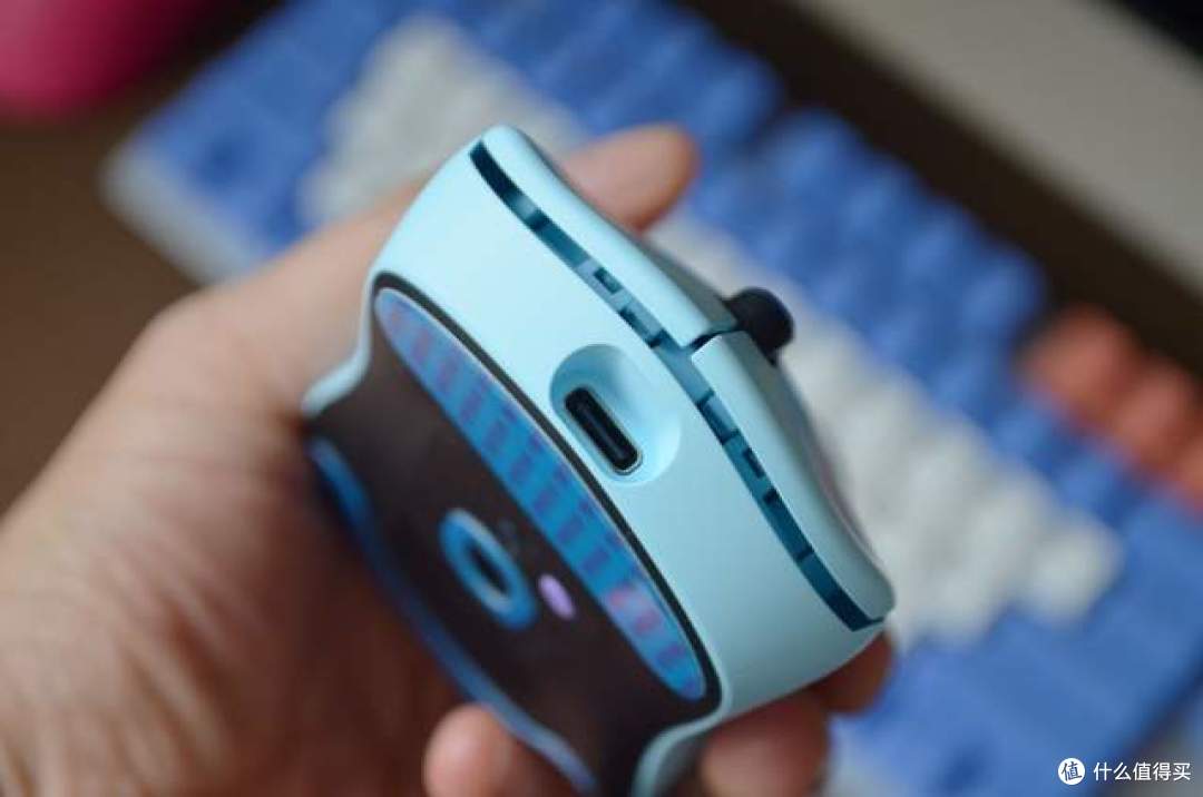 跟手丝滑,续航逆天,雷柏这个系列鼠标,绝对是电竞爱好者的首选