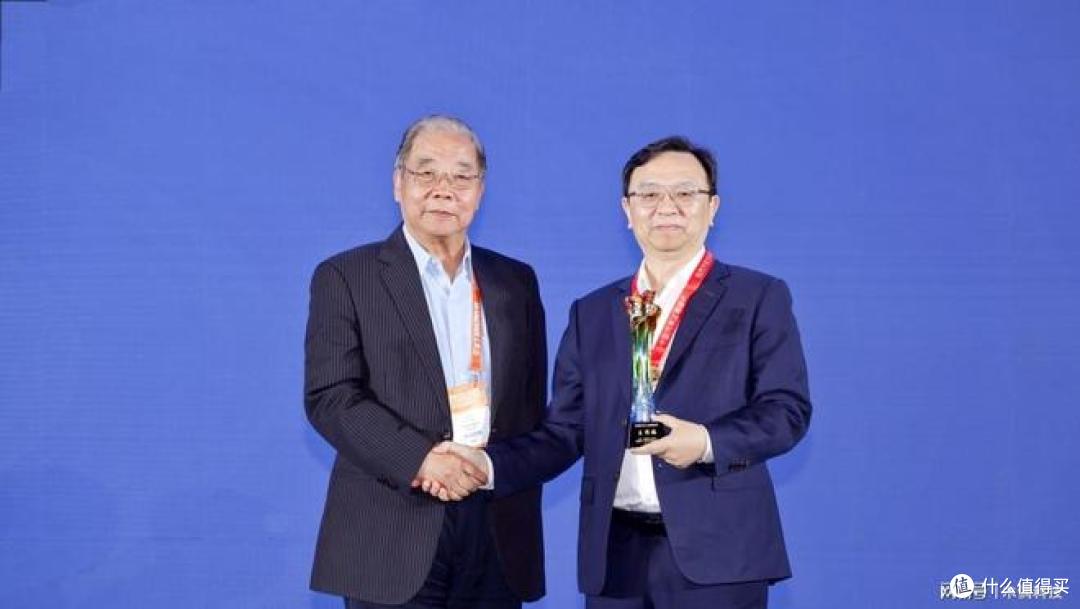 王传福荣获饶斌奖 书写中国汽车自强之路