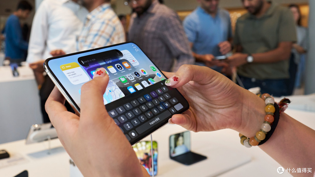 20万台！iPhone Duo首销4天卖爆，15999元折叠屏真猛