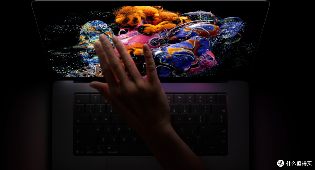苹果首款触屏MacBook Pro,22999元值得买吗?