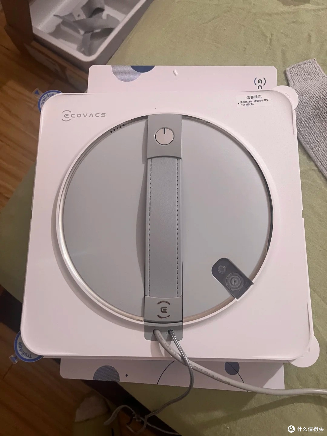 高层擦窗解放双手：科沃斯 W2S 窗宝体验