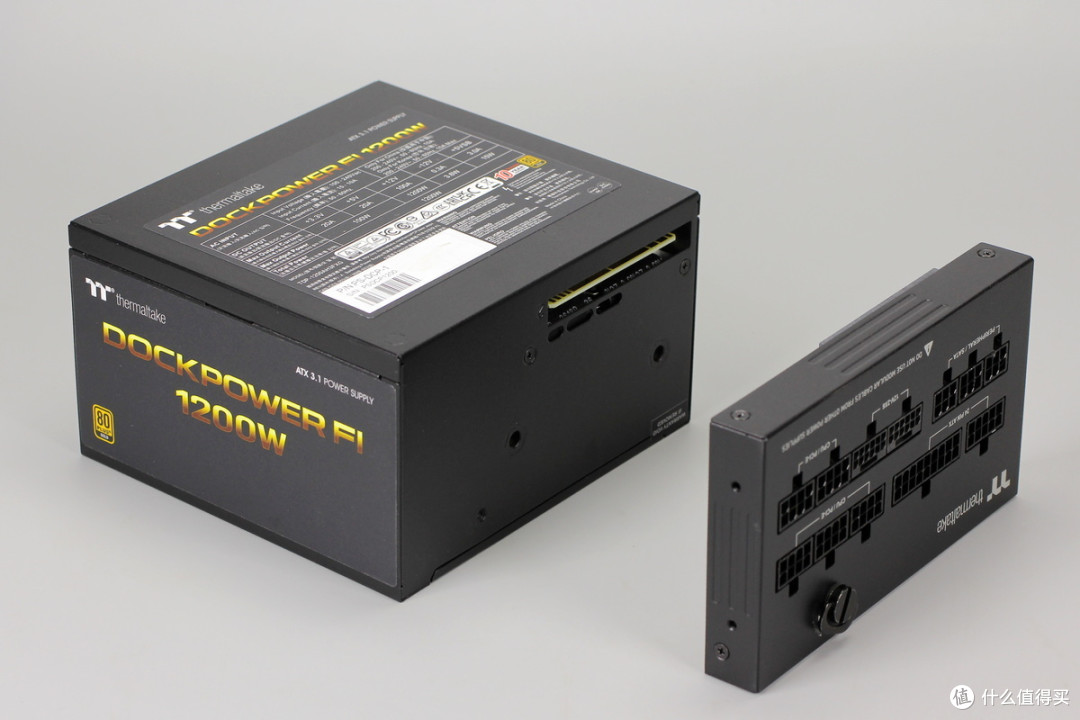 双PCIe5.1接口配置,曜越科技1200W金牌全模组碳化硅电脑电源拆解