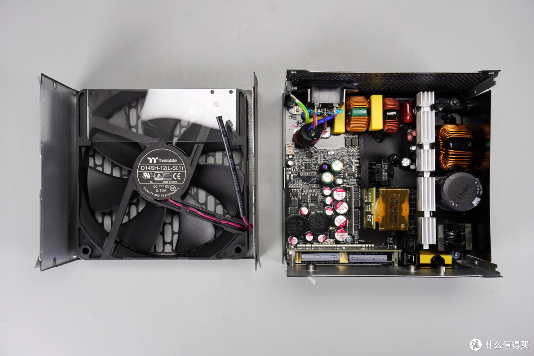 双PCIe5.1接口配置,曜越科技1200W金牌全模组碳化硅电脑电源拆解