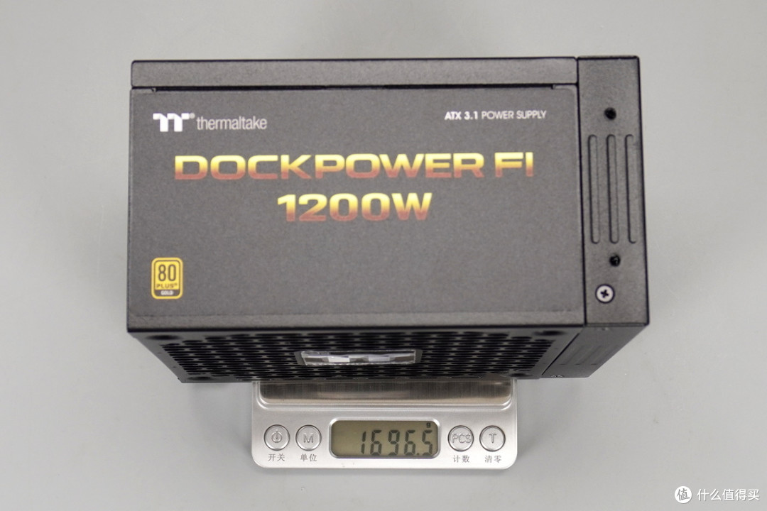 双PCIe5.1接口配置,曜越科技1200W金牌全模组碳化硅电脑电源拆解