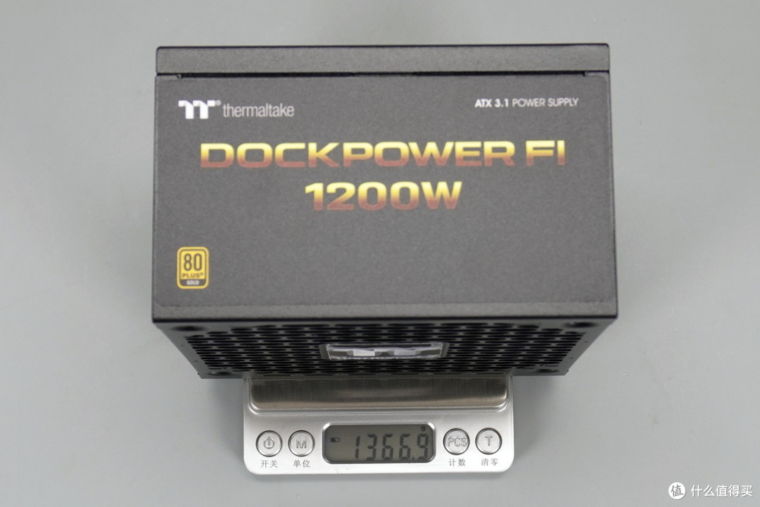 双PCIe5.1接口配置,曜越科技1200W金牌全模组碳化硅电脑电源拆解