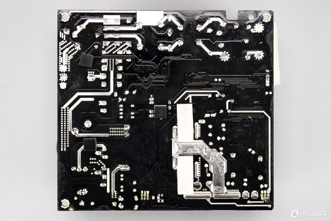 双PCIe5.1接口配置,曜越科技1200W金牌全模组碳化硅电脑电源拆解