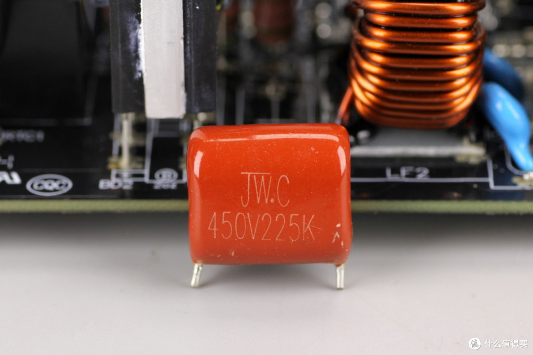 双PCIe5.1接口配置,曜越科技1200W金牌全模组碳化硅电脑电源拆解