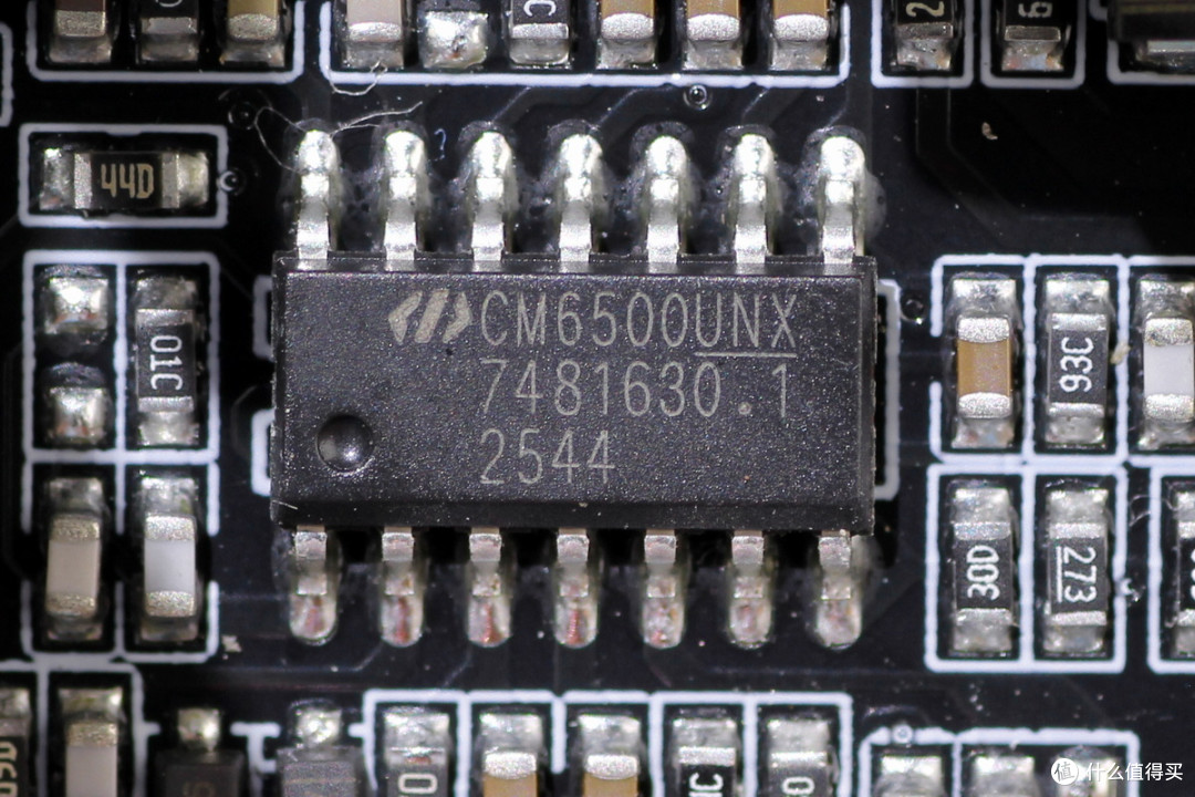 双PCIe5.1接口配置,曜越科技1200W金牌全模组碳化硅电脑电源拆解