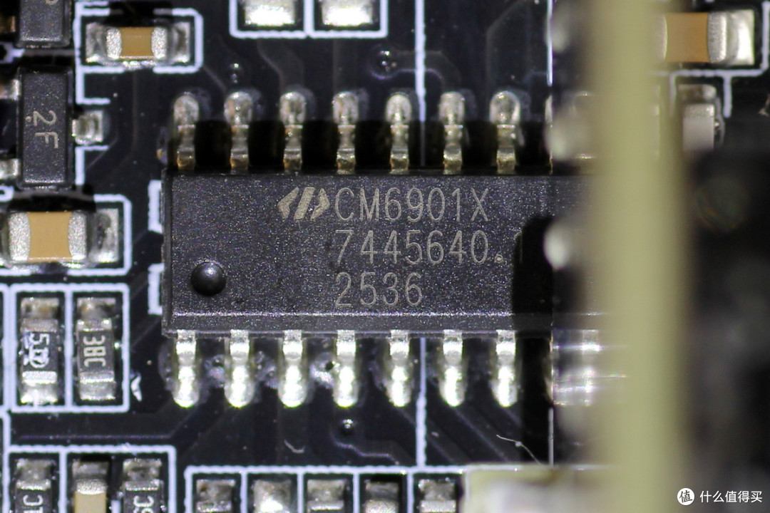 双PCIe5.1接口配置,曜越科技1200W金牌全模组碳化硅电脑电源拆解