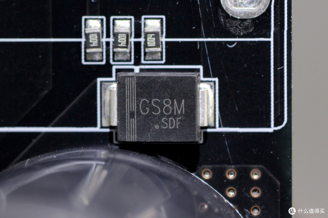 双PCIe5.1接口配置,曜越科技1200W金牌全模组碳化硅电脑电源拆解