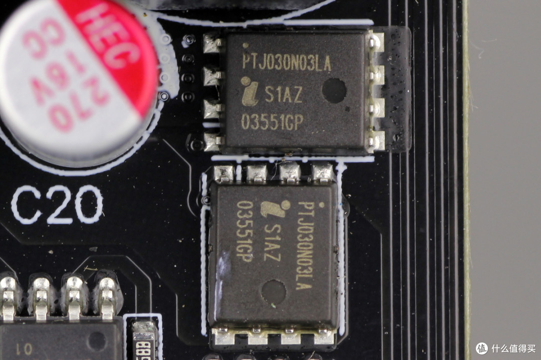 双PCIe5.1接口配置,曜越科技1200W金牌全模组碳化硅电脑电源拆解
