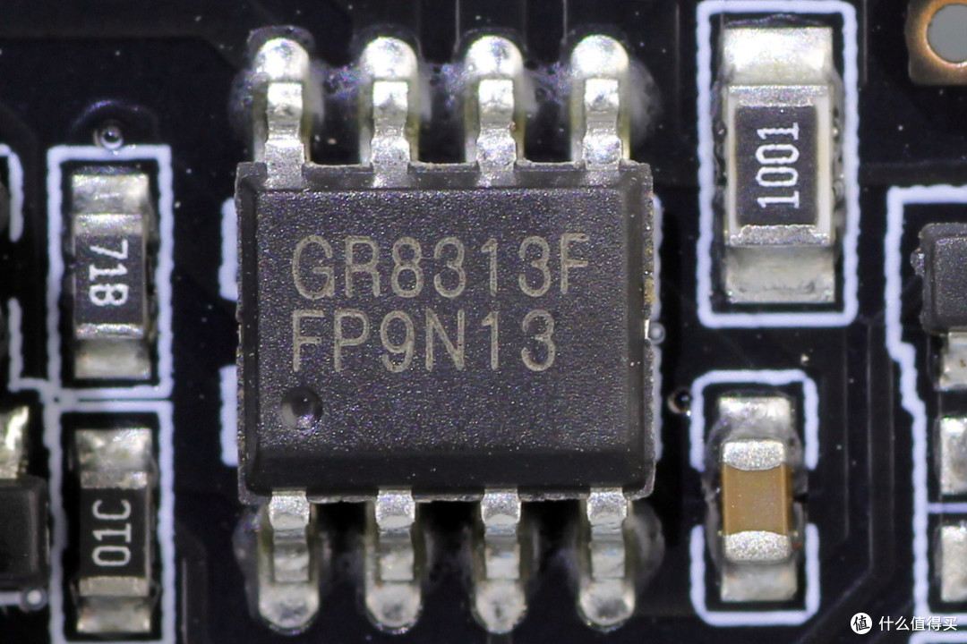 双PCIe5.1接口配置,曜越科技1200W金牌全模组碳化硅电脑电源拆解