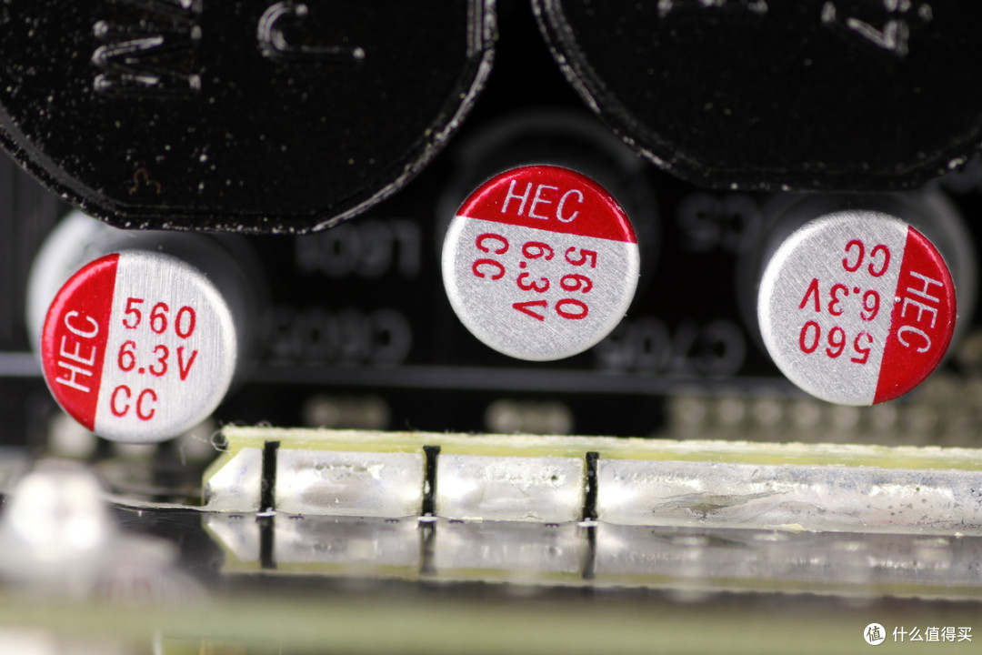 双PCIe5.1接口配置,曜越科技1200W金牌全模组碳化硅电脑电源拆解