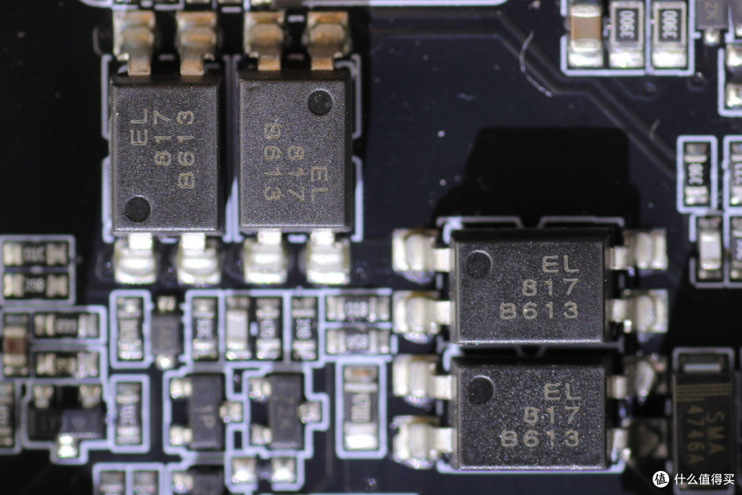 双PCIe5.1接口配置,曜越科技1200W金牌全模组碳化硅电脑电源拆解