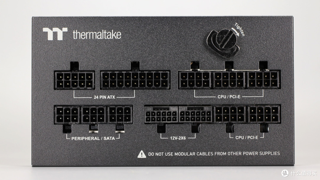 双PCIe5.1接口配置,曜越科技1200W金牌全模组碳化硅电脑电源拆解