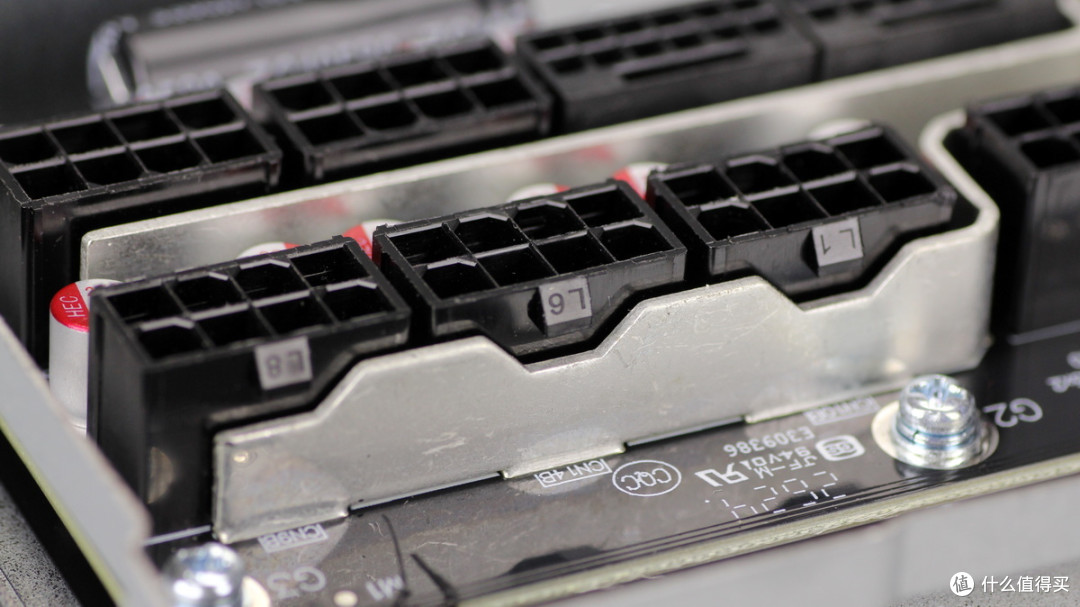 双PCIe5.1接口配置,曜越科技1200W金牌全模组碳化硅电脑电源拆解