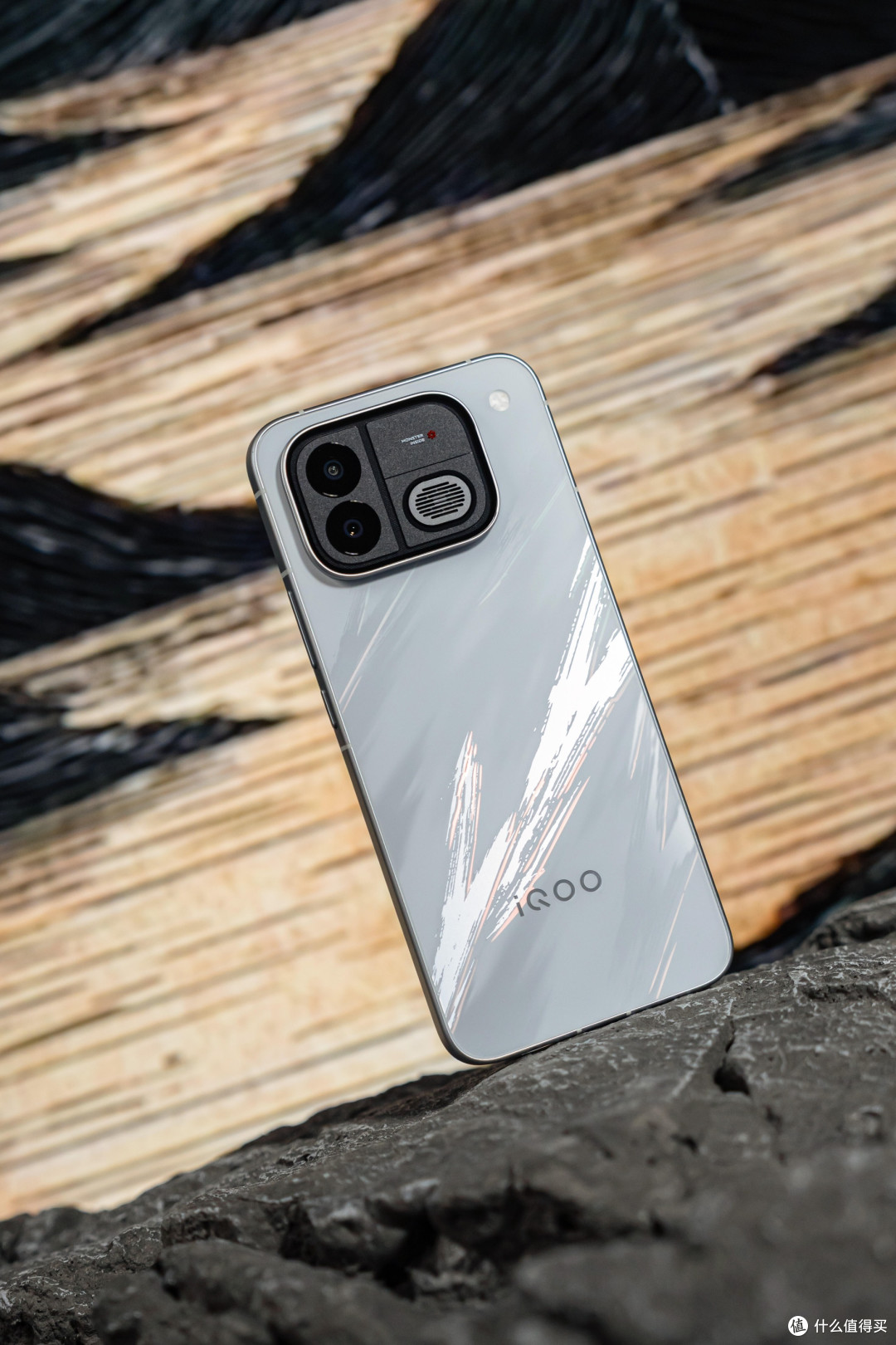 内置风扇加持,iQOO Neo12能否终结手游发热焦虑?